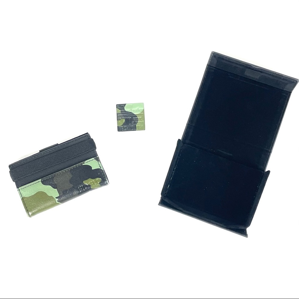 Fidelo Men's Camo Minimalist Wallet - Picture 7 of 11